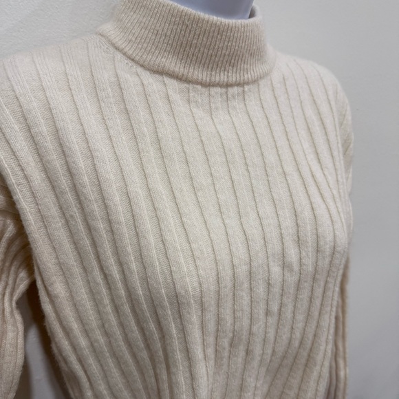 Madewell Sweaters - Madewell Women’s Small Antique Cream Ribbed Sweater Excellent Condition